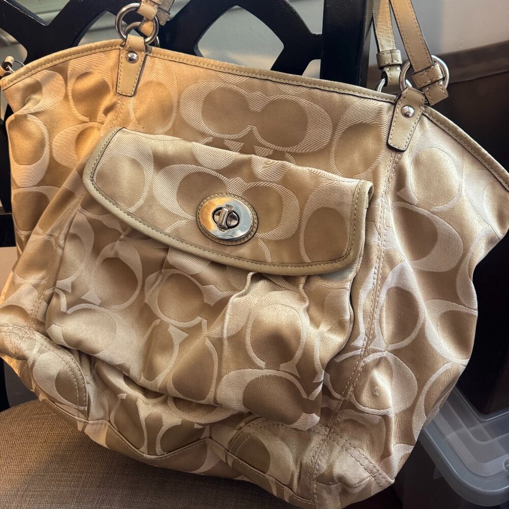 Coach Signature Satin Champagne Tote Bag Silver Turnlock Lavender Lining